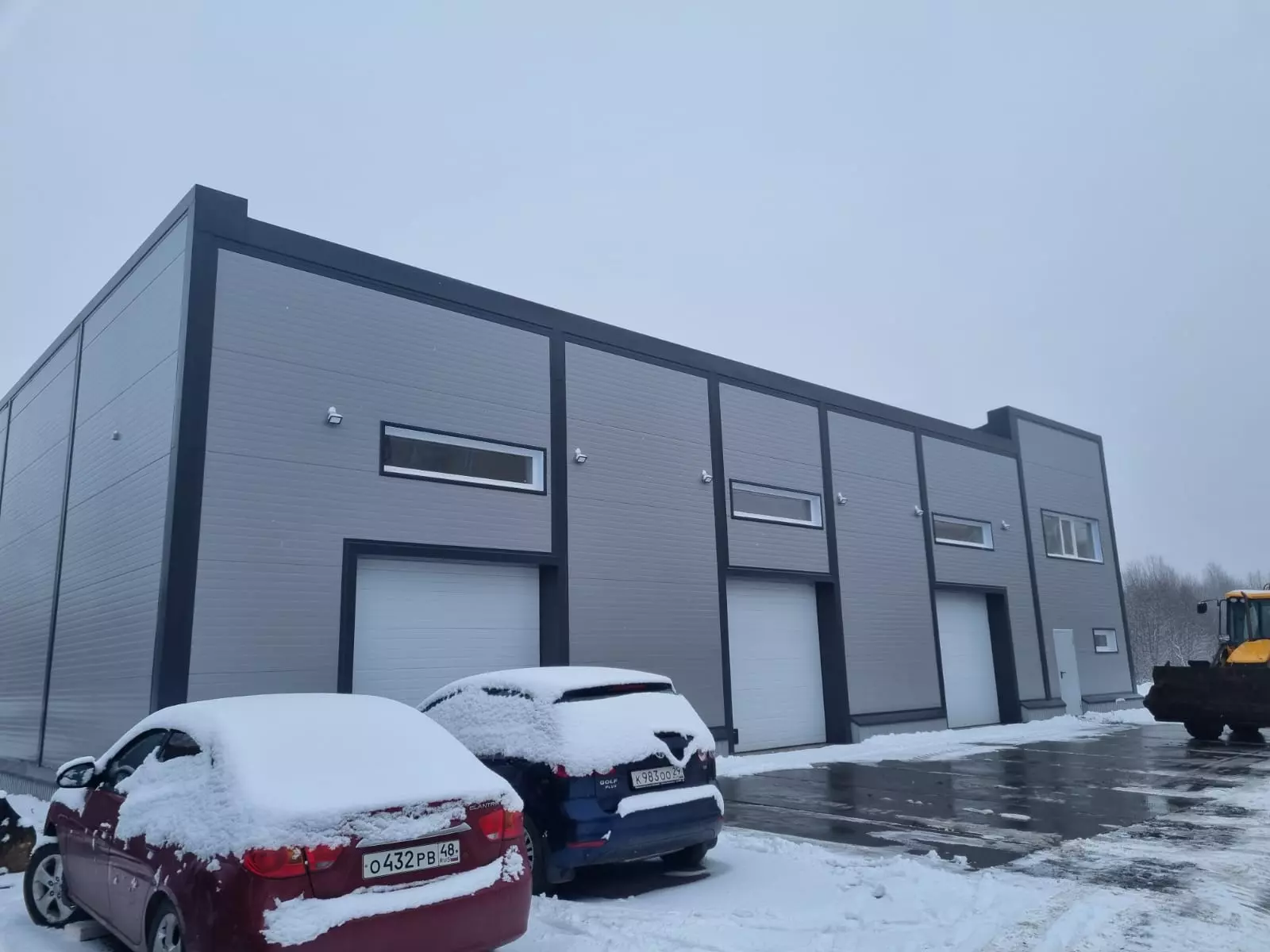 180. Prefabricated technical center 15W x 25L x 6H with an office in Arkhangelsk, Russia